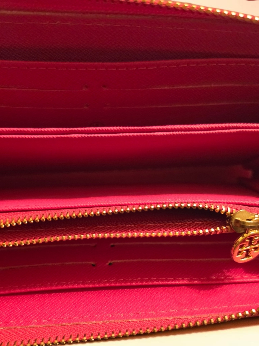 Tory Burch Pink Zip-Around Leather Wallet - Picture 5 of 5